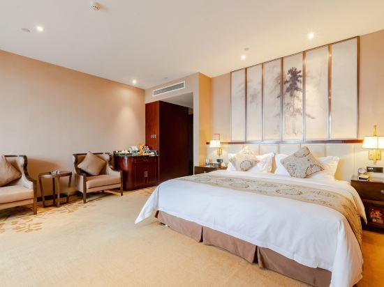 Deluxe, Queen Bed