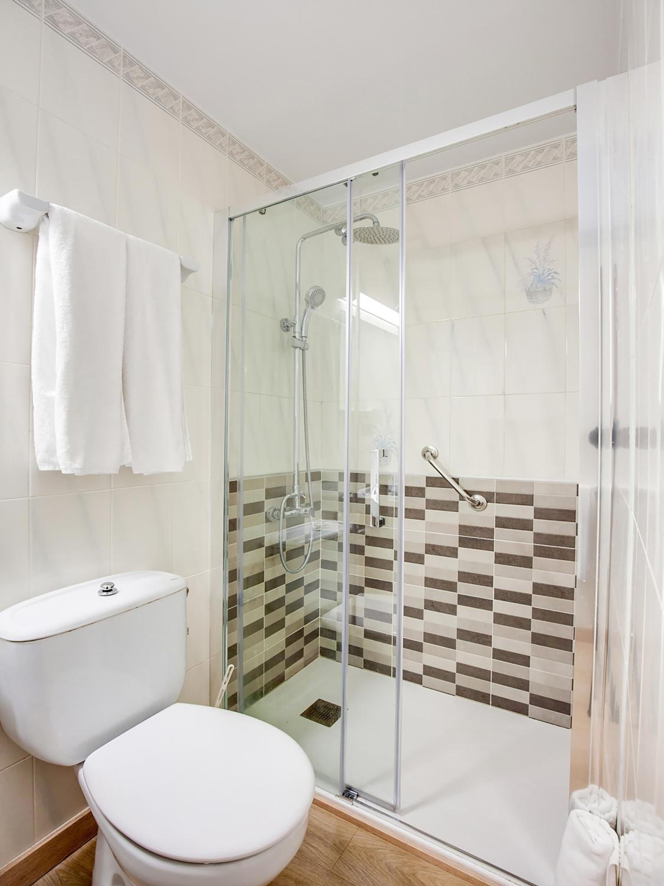 Hotel Restaurante Blanc I Negre 2 39/43