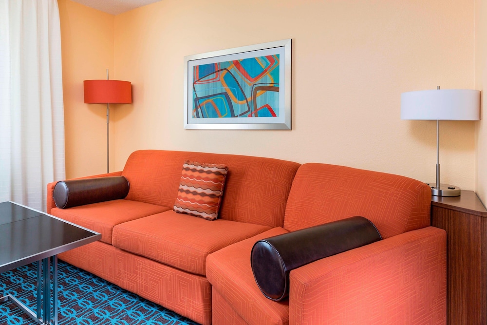 Fairfield Inn and Suites Kansas City Lees Summit 14/22