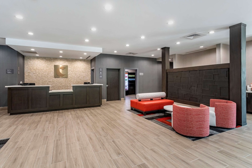 Comfort Inn & Suites Olive Branch Old Towne 2/39
