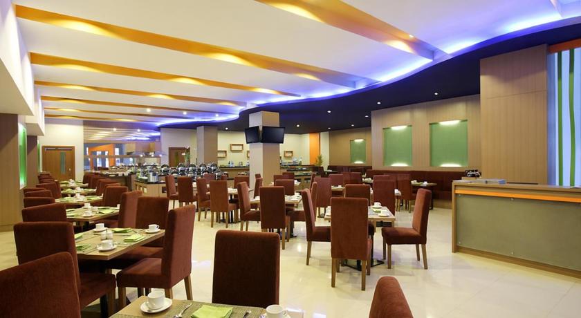 Hotel Santika Palu 26/36