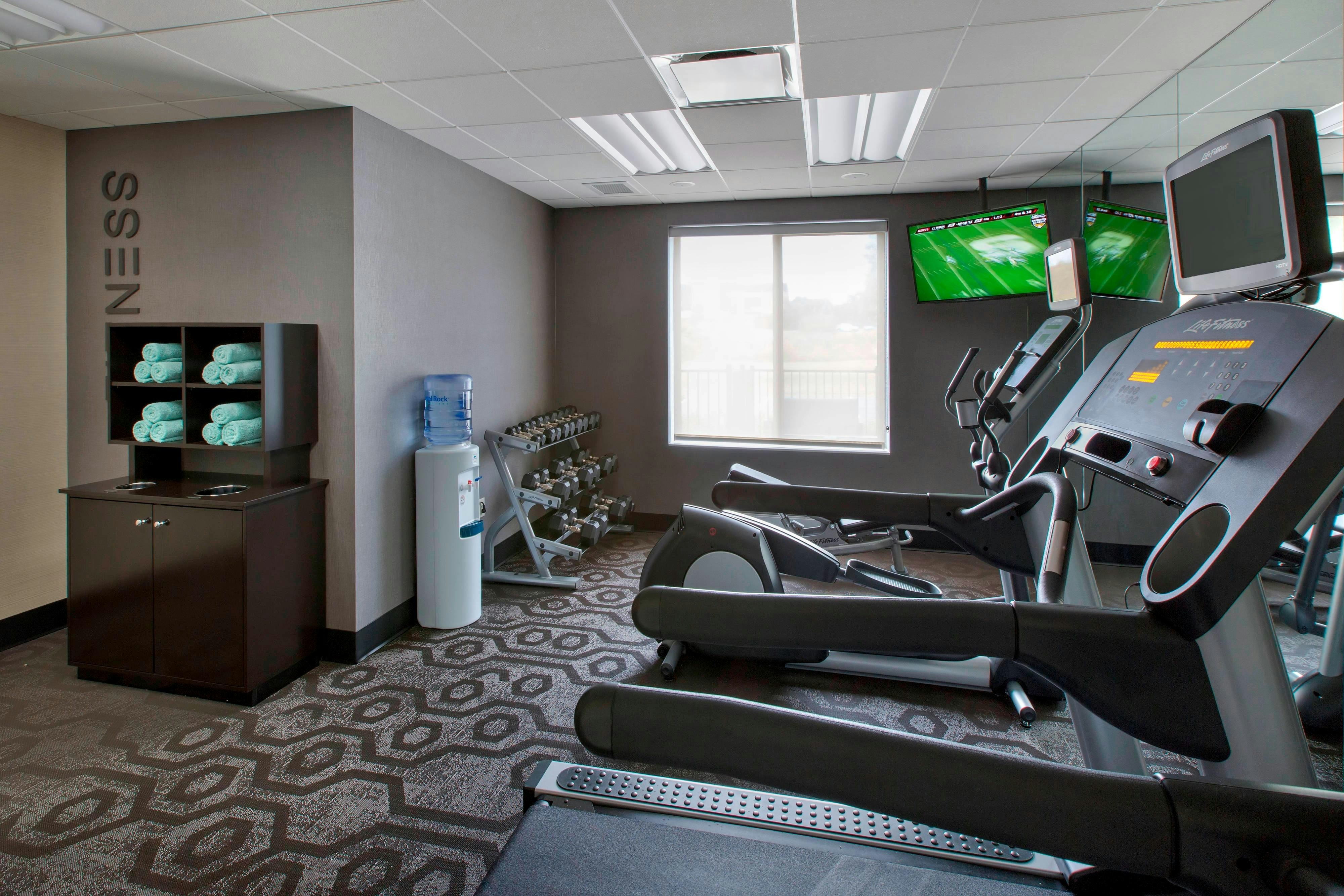 Fairfield Inn And Suites Syracuse Carrier Circle 17/39