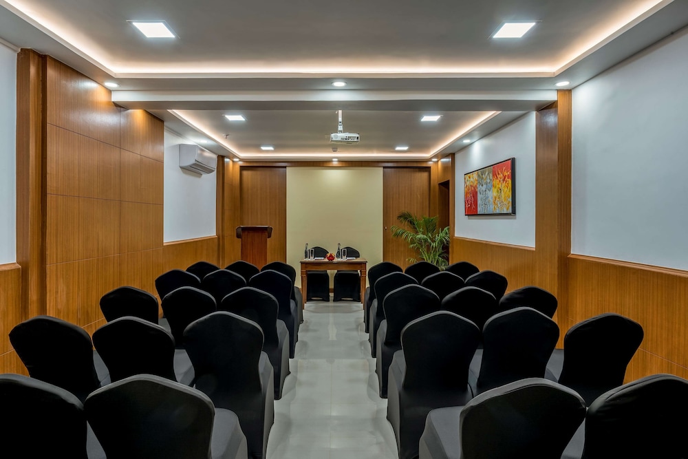 Radisson Goa Candolim Hotel 70/84