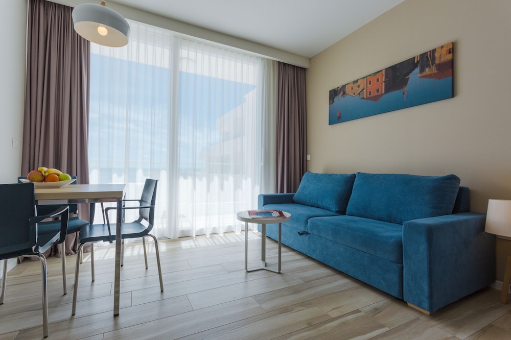 Romana Beach Resort 43/66