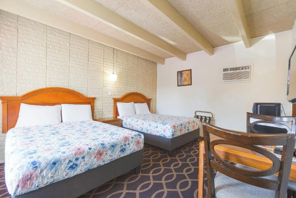 2 Full Beds Non-Smoking