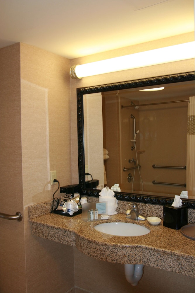 Hampton Inn South Kingstown-Newport Area 47/59