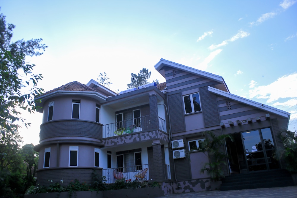 Saffron Beach Bistro & Cottages 1/50