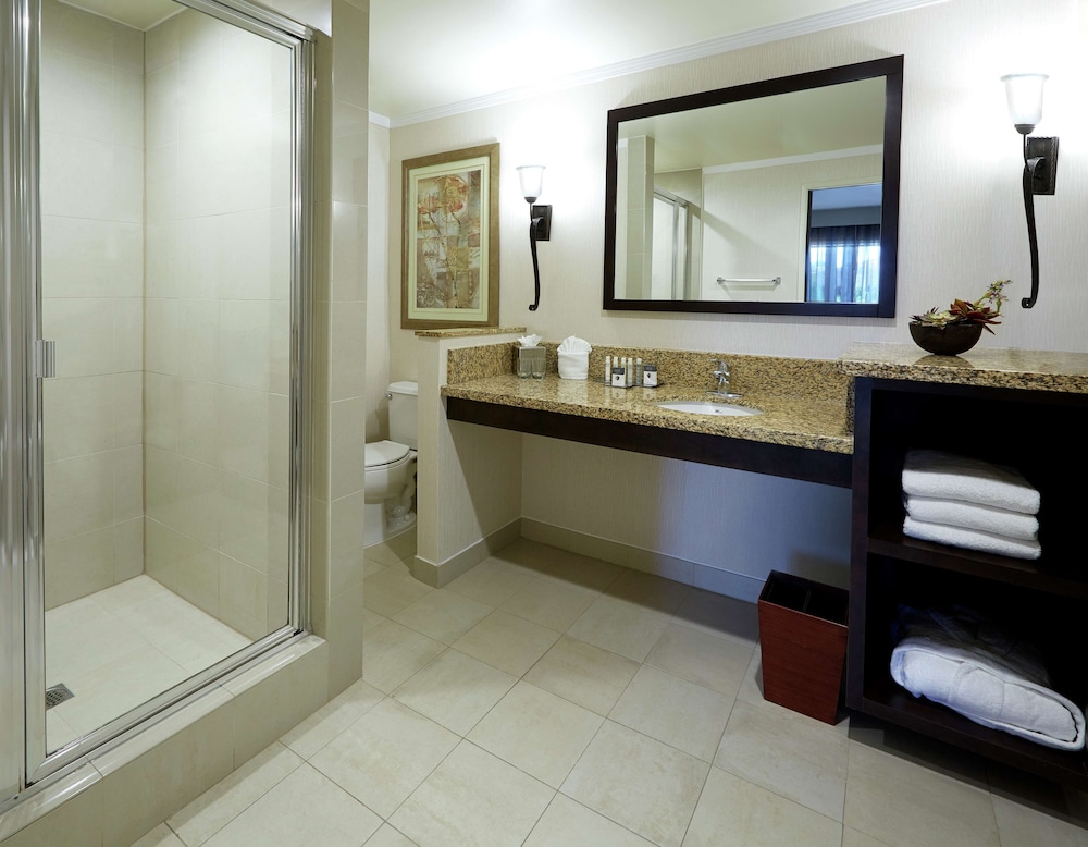 Doubletree By Hilton Claremont 10/58