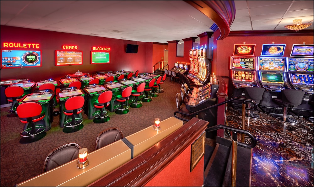Hotel Apache at Binions Gambling Hall 21/27