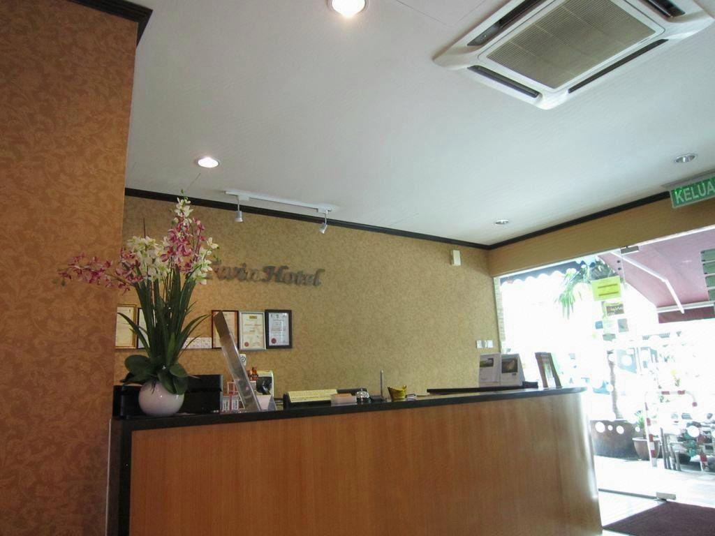 Twin Hotel 10/50