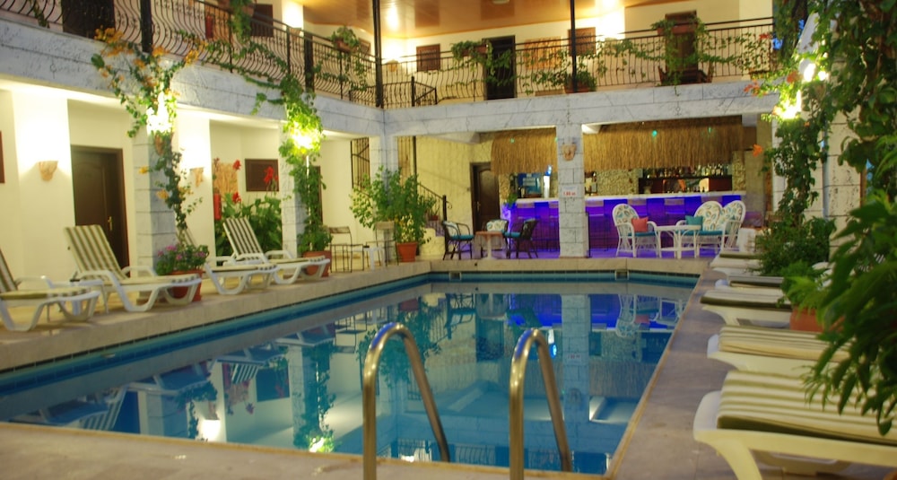 HAN DALYAN HOTEL 11/74