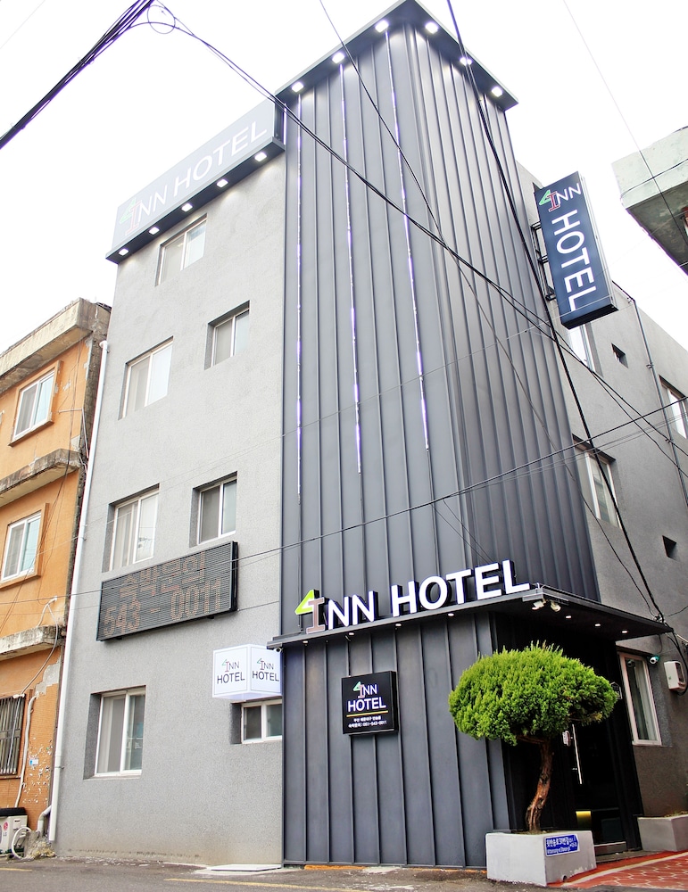Inn Hotel 11/62