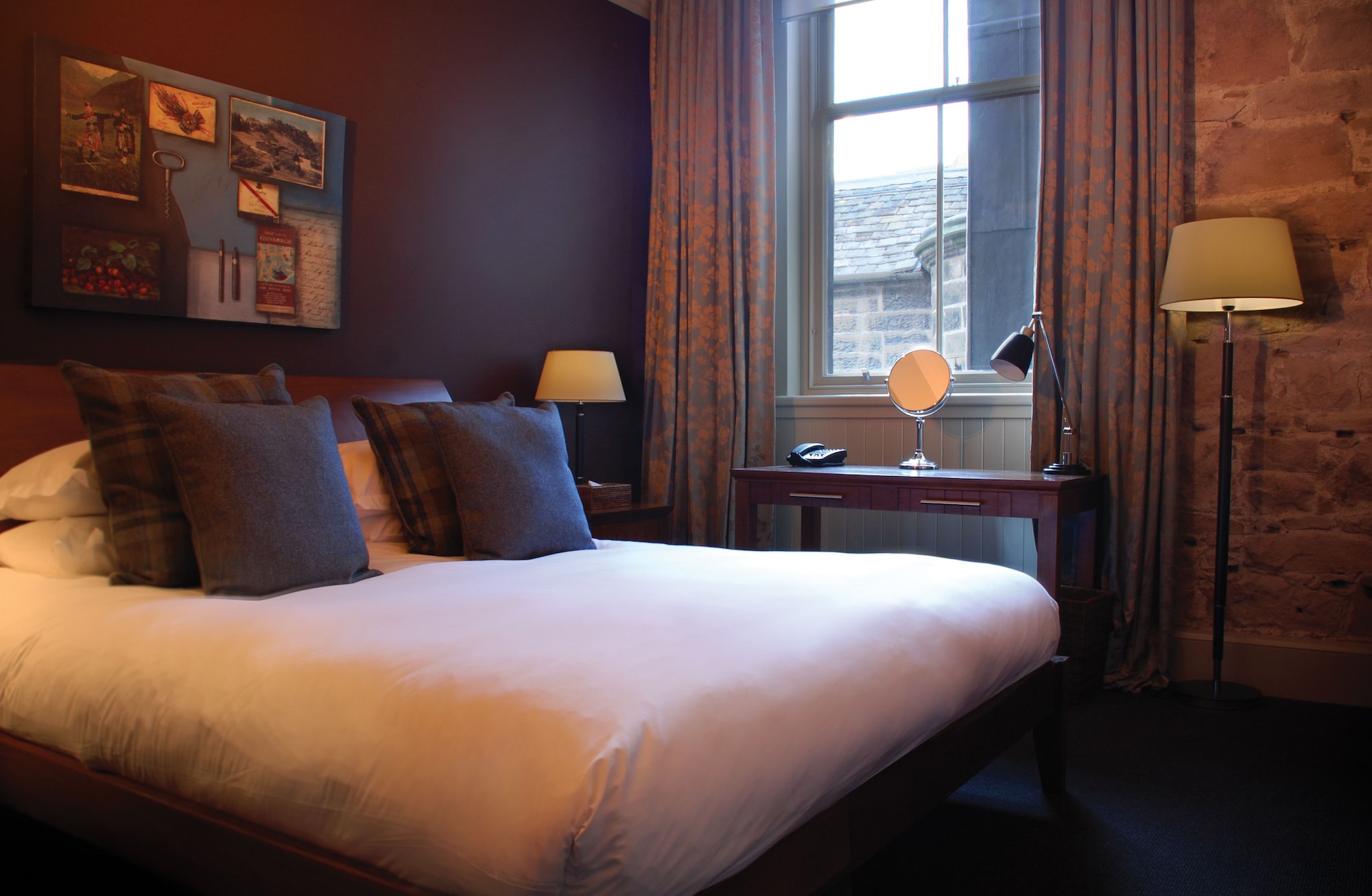 DELUXE, DOUBLE BED