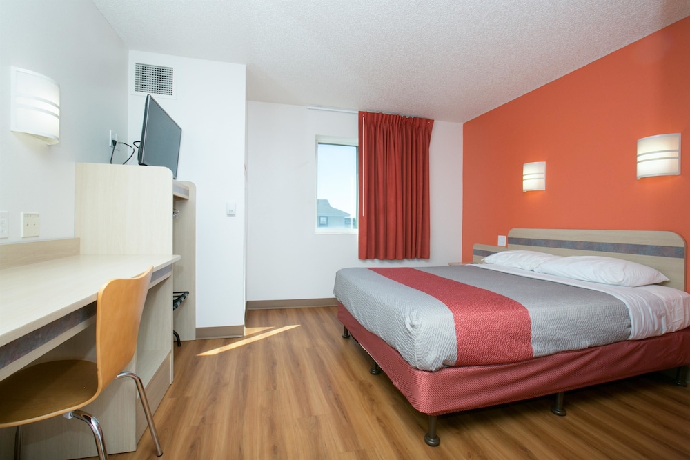 Motel6 Brooklyn Center, MN - Minneapolis 15/48