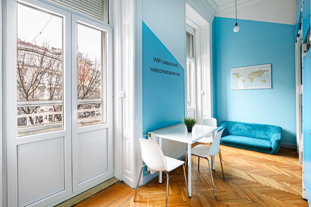 Avenue Hostel 33/50