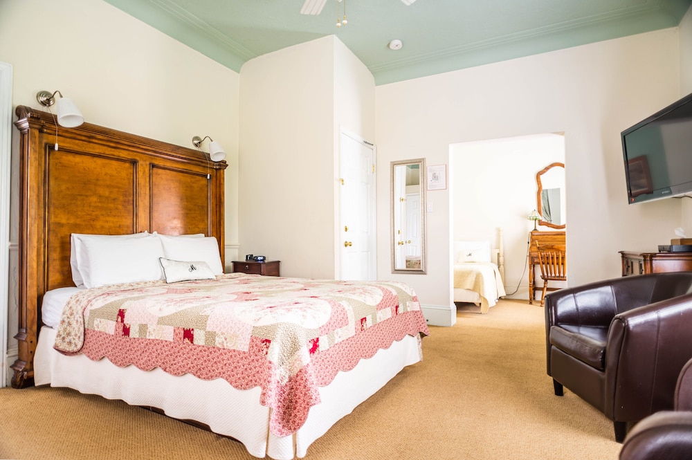 Auberge Mcgees Inn 15/75