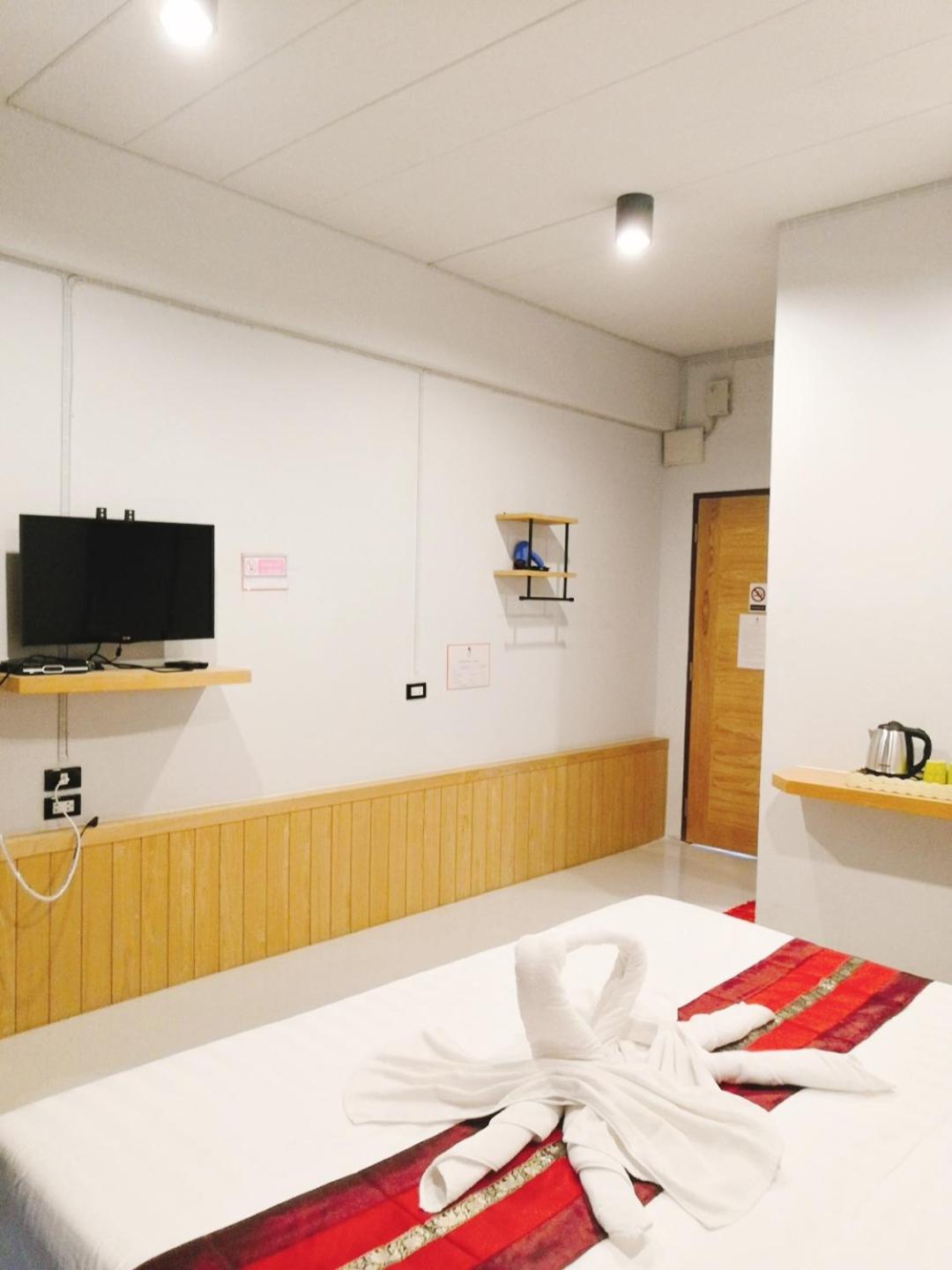 Little Lanna Premier Guesthouse 9/66