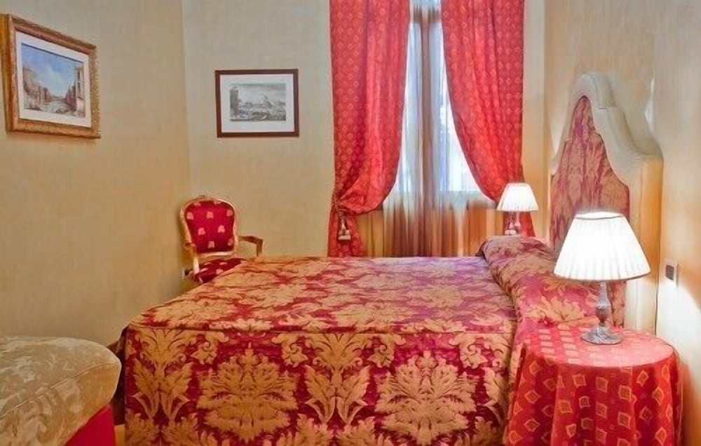 SUITE, APARTMENT