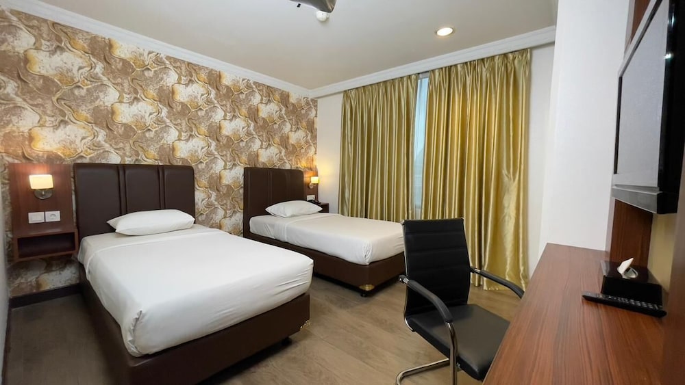 GOLD, CLUB, TWIN BEDS