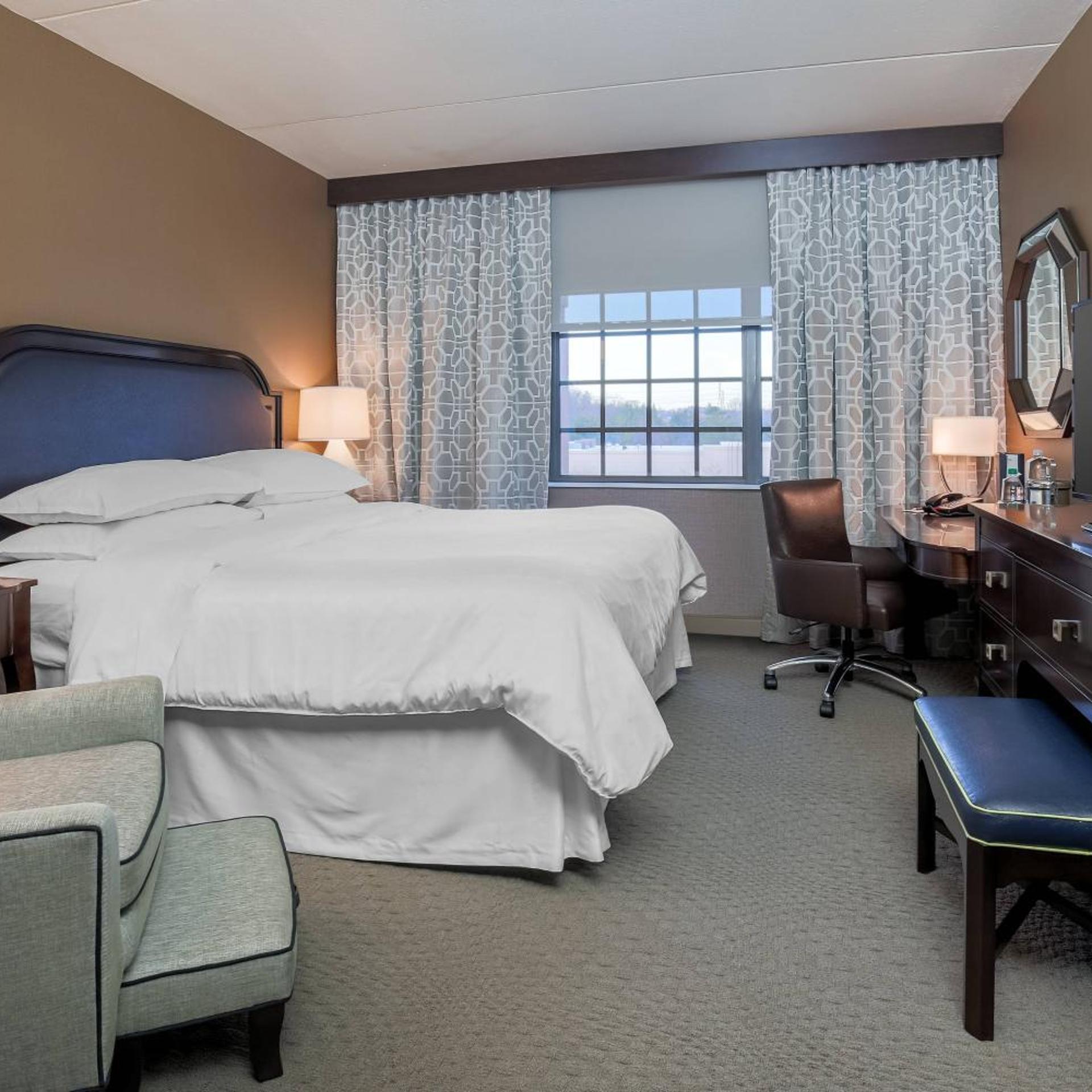 Room, King Bed, High Floor