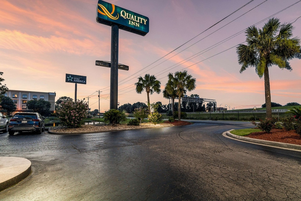 Quality Inn Coliseum 27/41