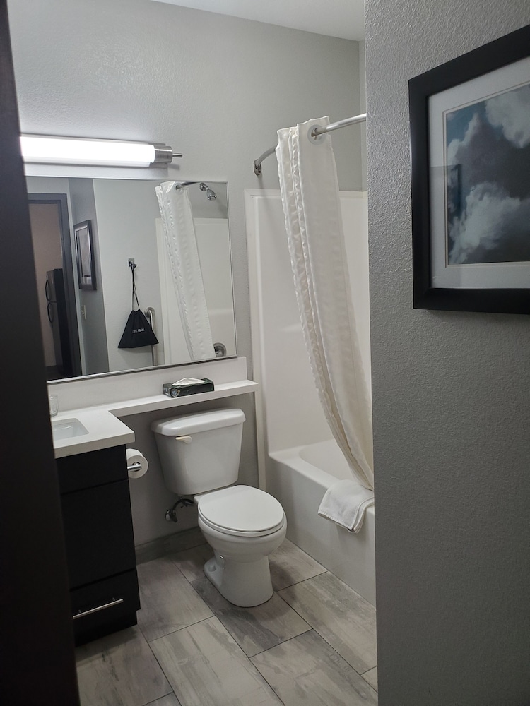 Candlewood Suites Knoxville Airport-Alcoa 10/73