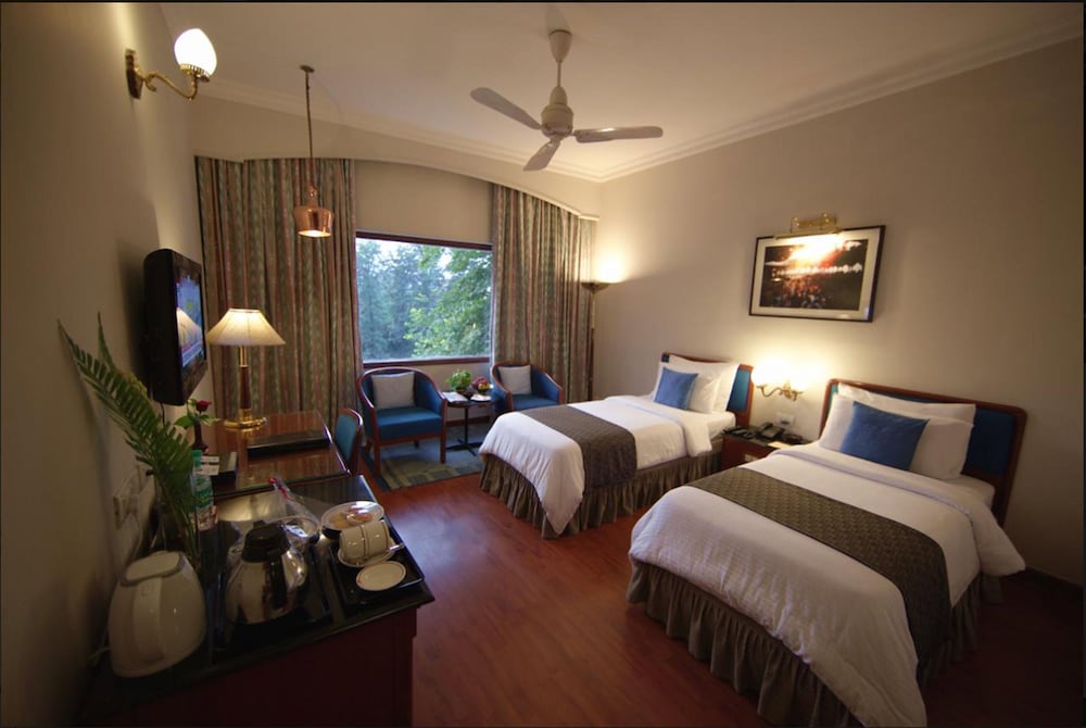 Clarks Hotel 8/50