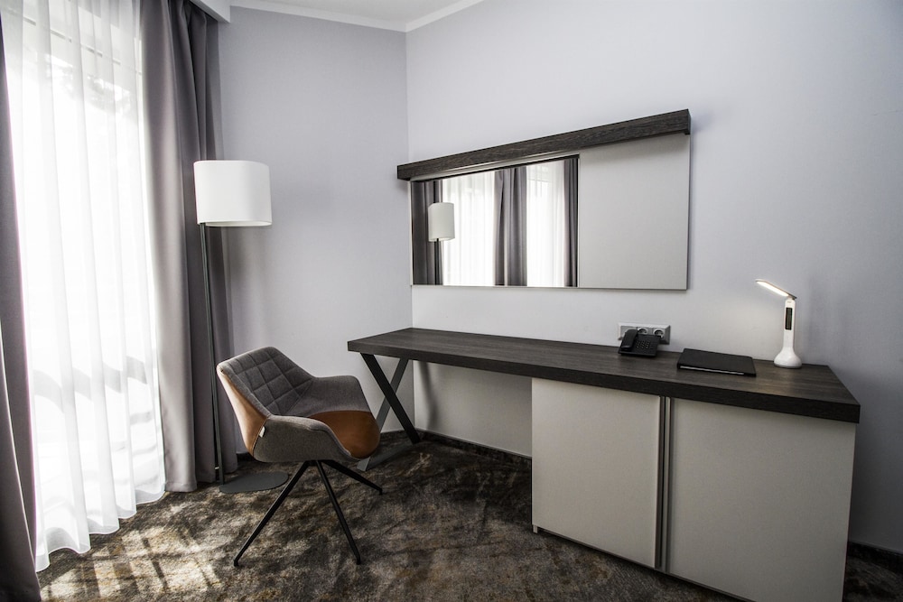 Best Western Plus Premium Inn 48/57