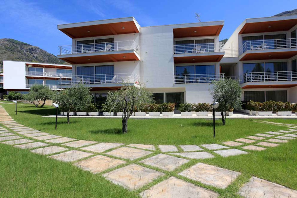 SPORTING CLUB RESORT 39/48