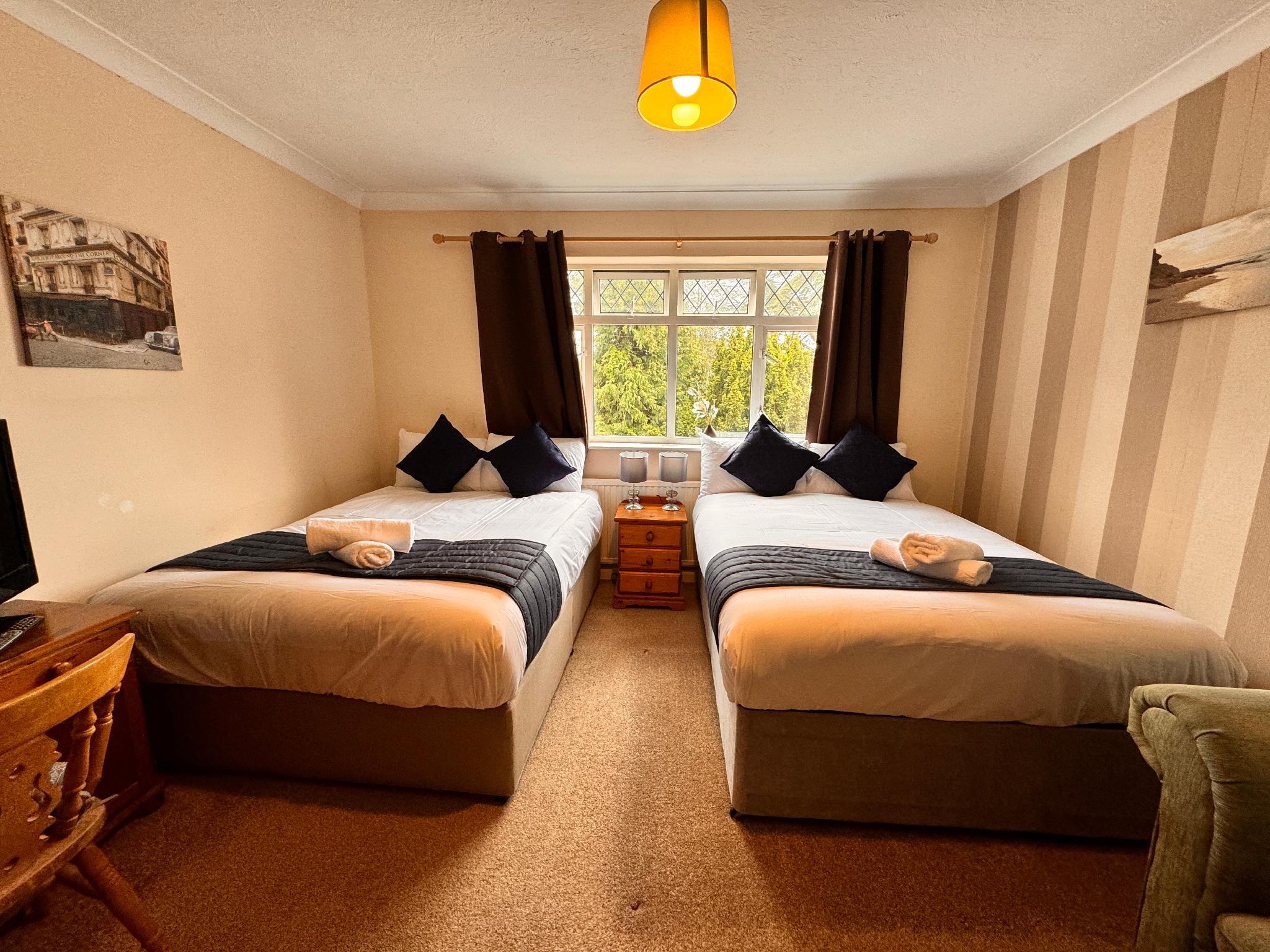 High Trees Guest House Gatwick 20/49