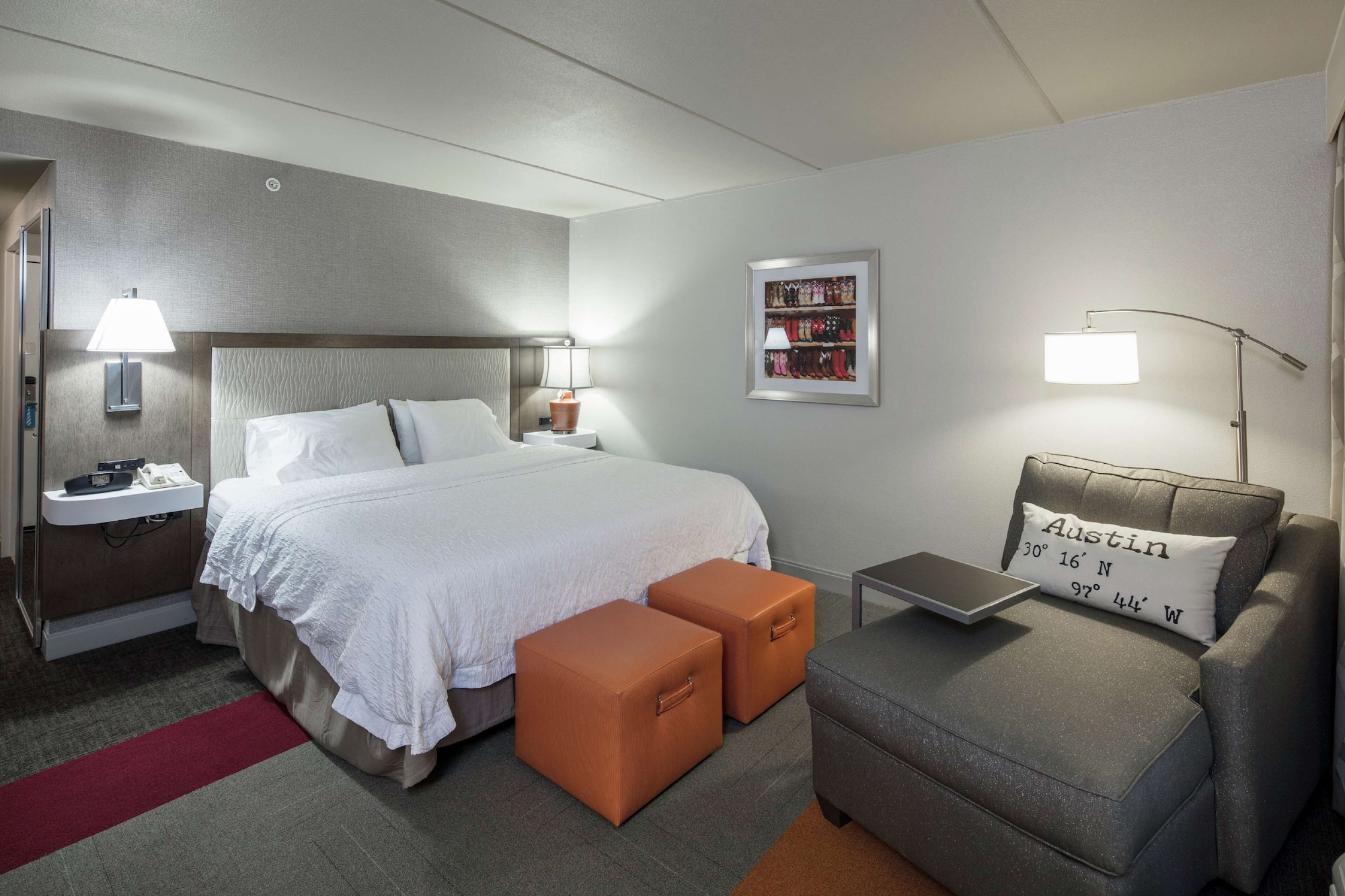 DELUXE, KING BED