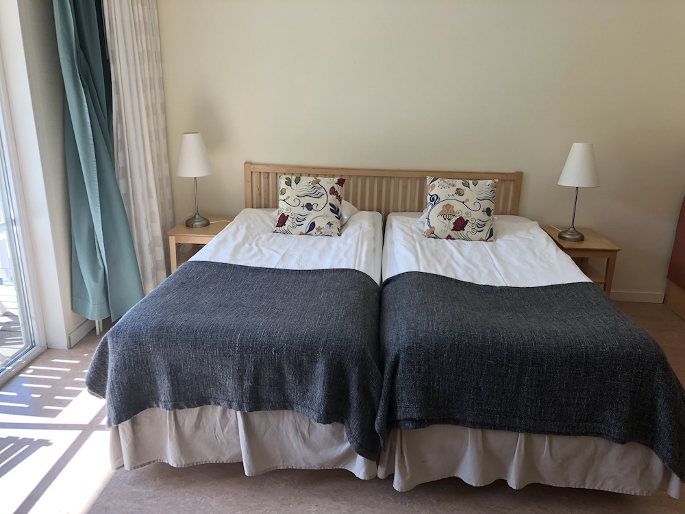 Hotell Gyllene Hornet 17/50