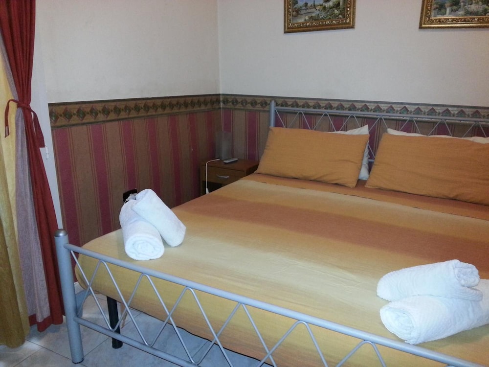 Astra Bed and Breakfast 50/50