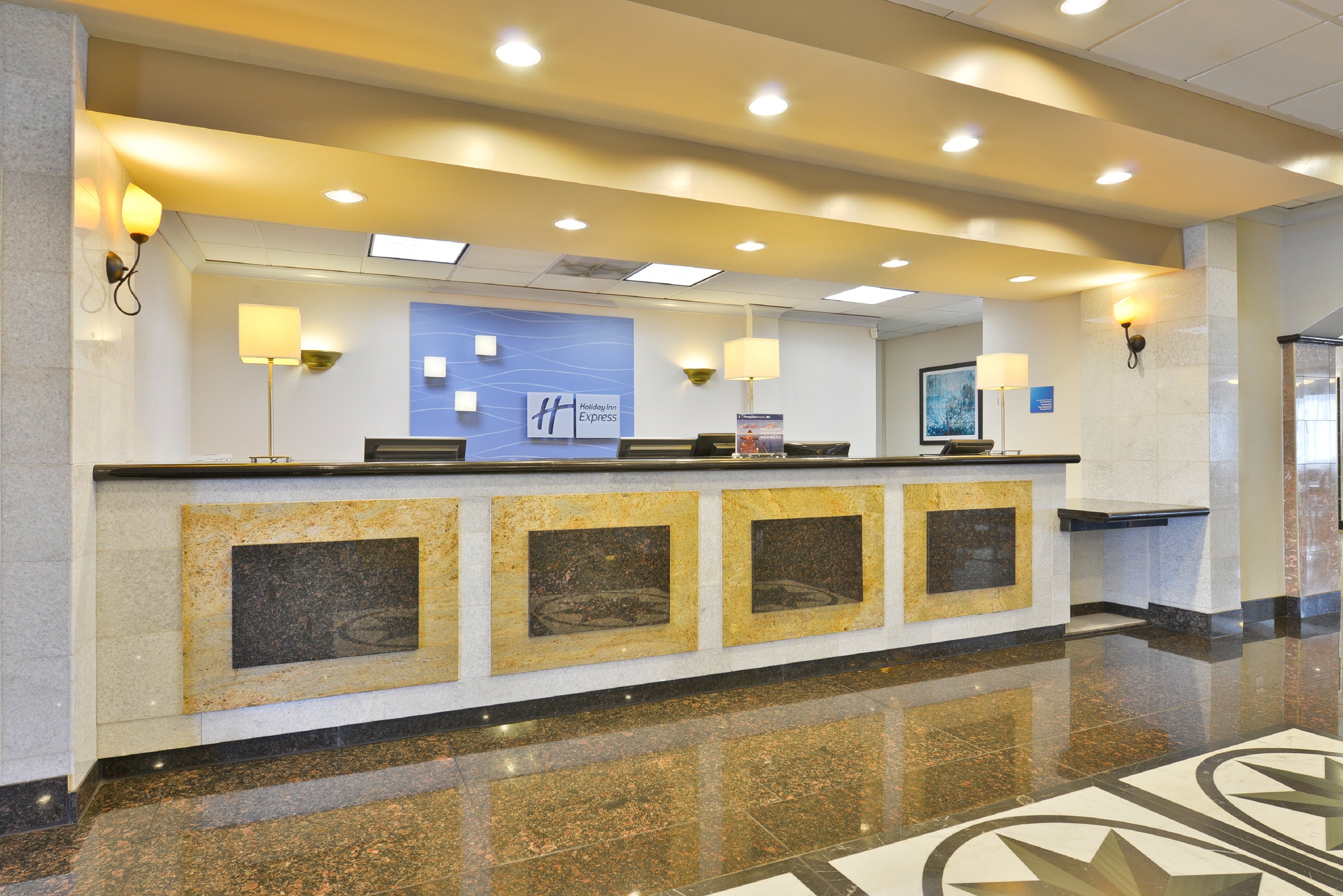 Holiday Inn Express and Suites Tacoma South Lakewood, an IHG Hotel 4/64