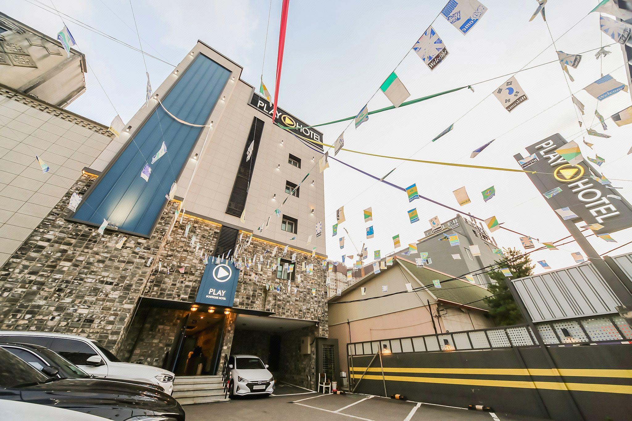 Play Hotel 76/76