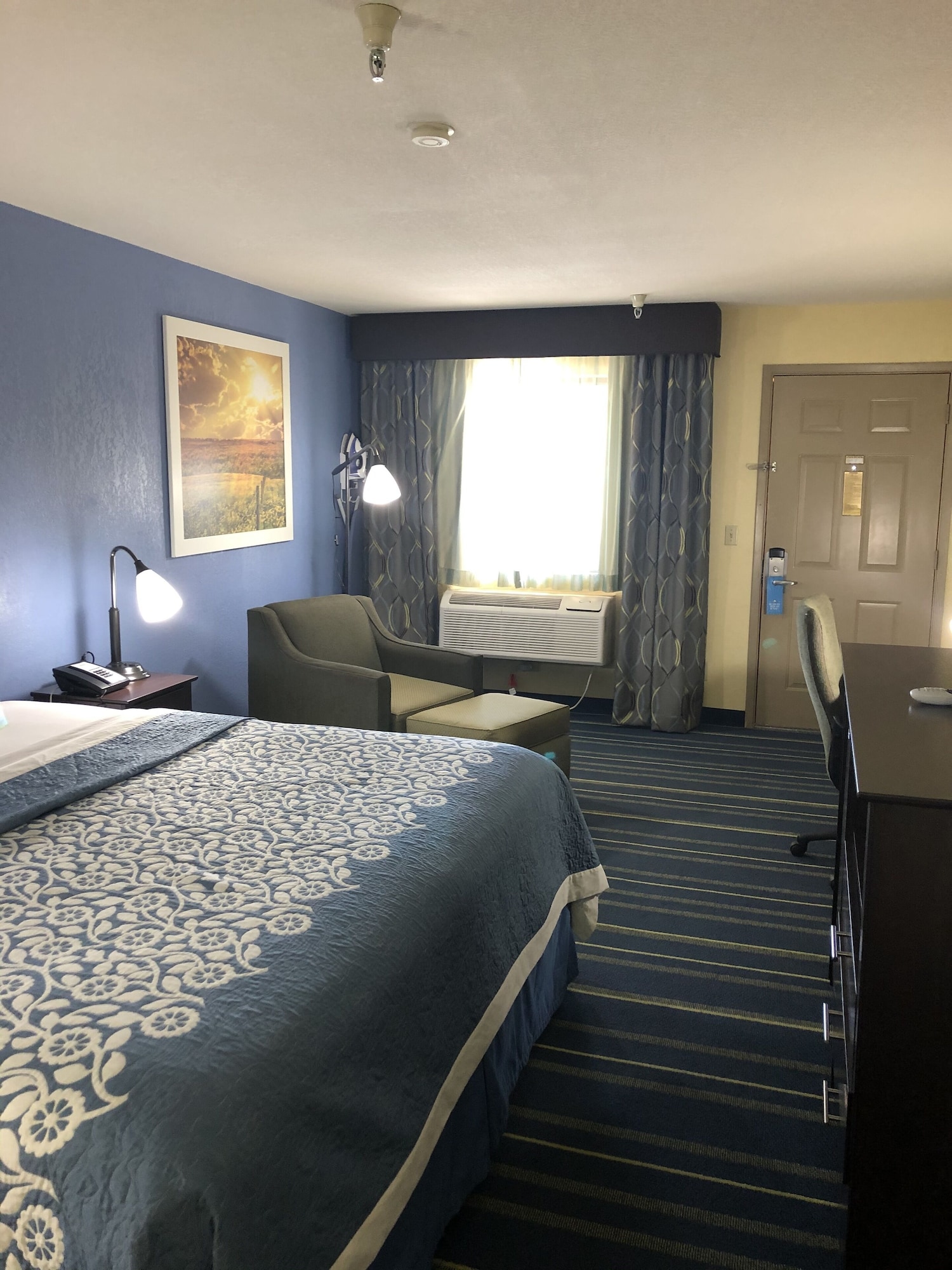 غرفة بسرير كينج لذوي الإعاقة، Days Inn By Wyndham Holbrook 3/7