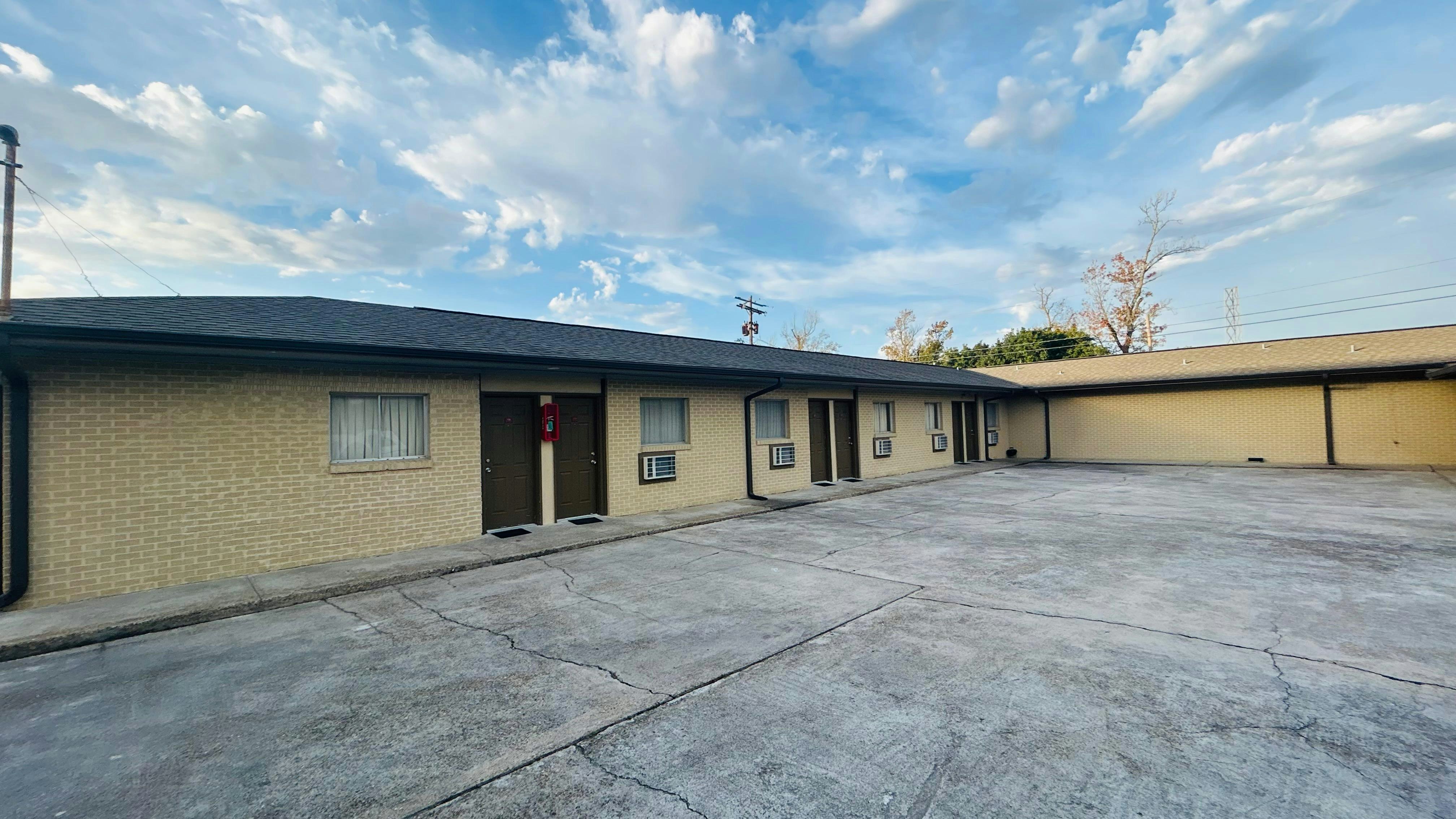 Relax Inn By OYO Sulphur Hwy 90 13/17