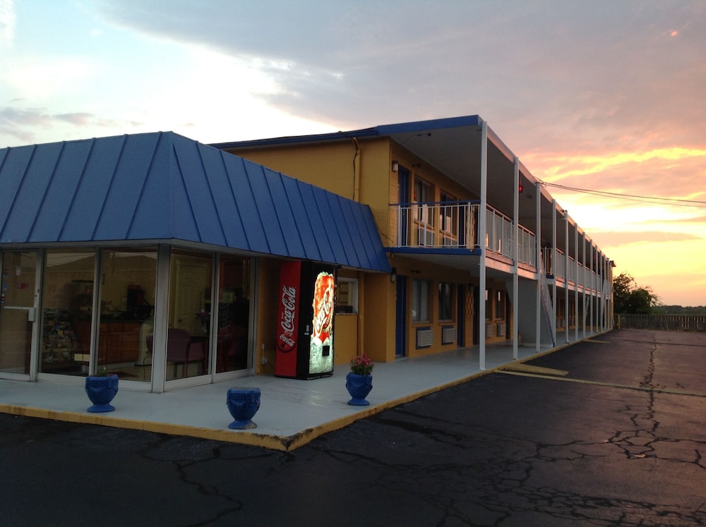 Belmont Inn Suites 6/22