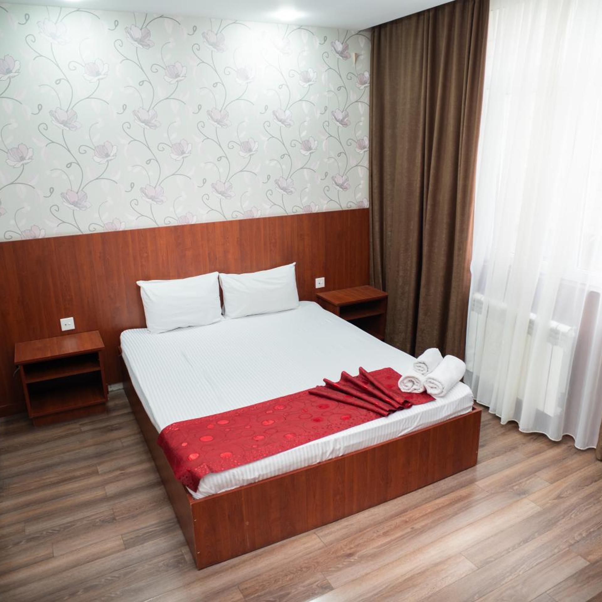 Consul Hotel 9/50