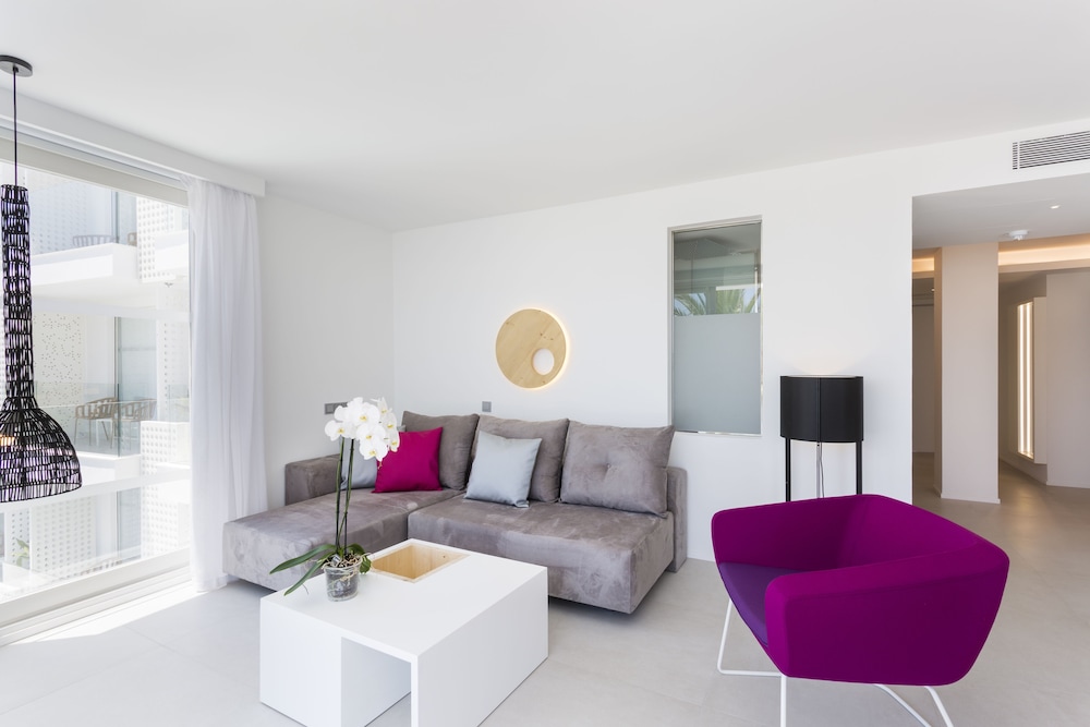 One Ibiza Suites 45/71