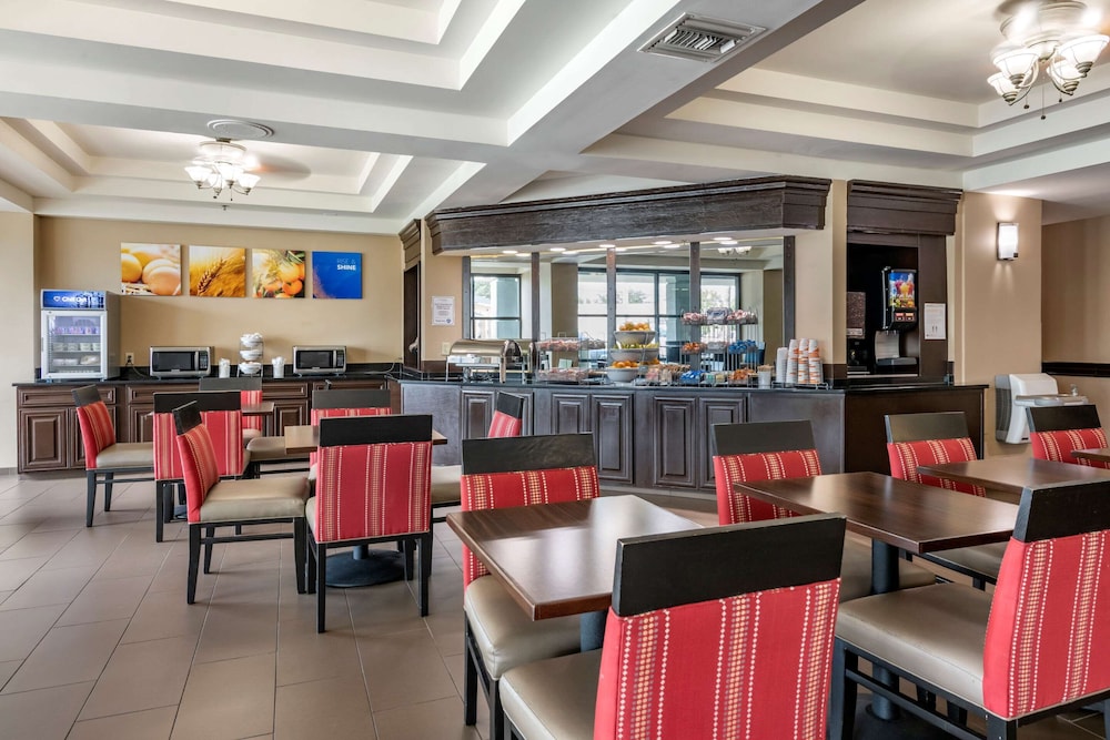 Comfort Suites Baymeadows Near Butler Blvd 17/27