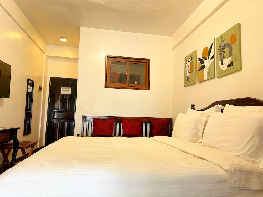 Premier, King Bed, Ocean View, Sofa, Pool Access