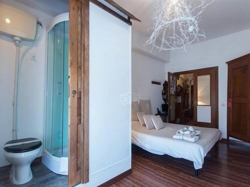 Le Fate Apartments 46/47