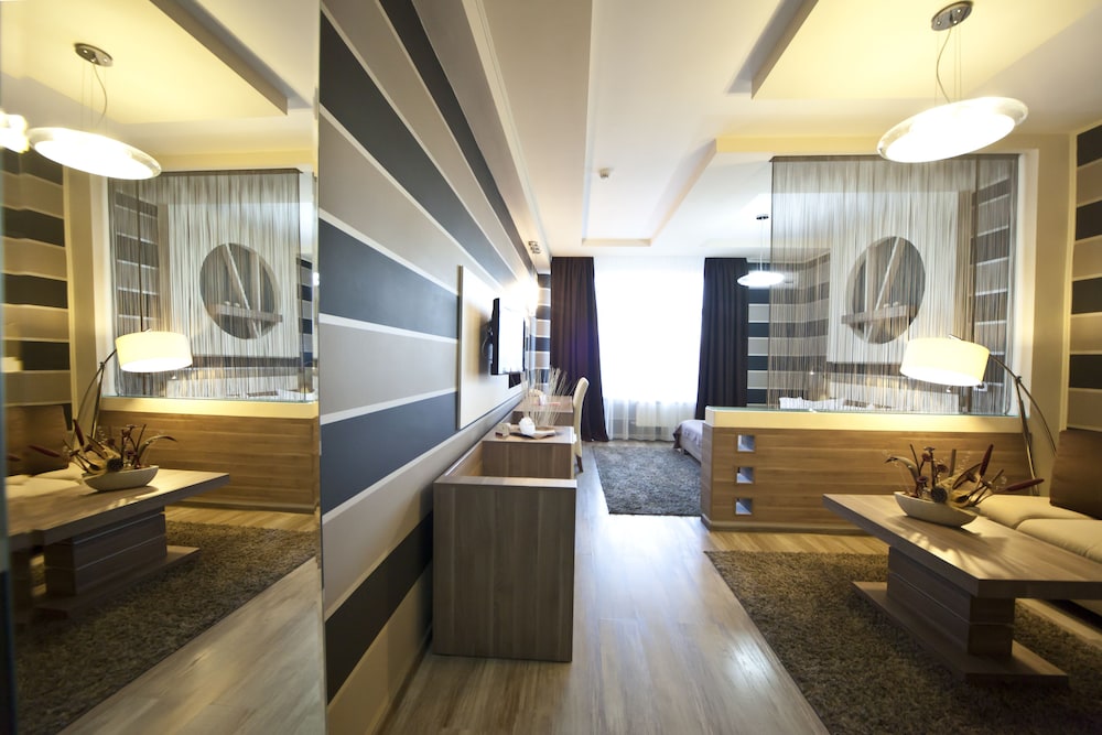 Hotel Confort 30/54