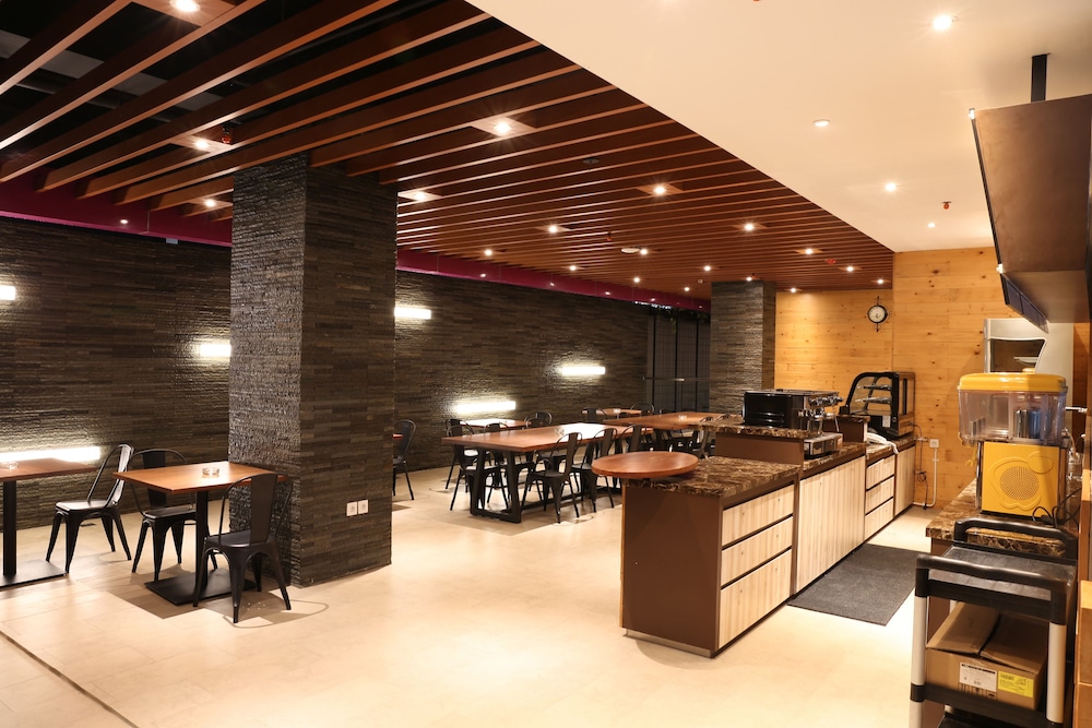 Grand Citihub Hotel Kajoetangan 51/61