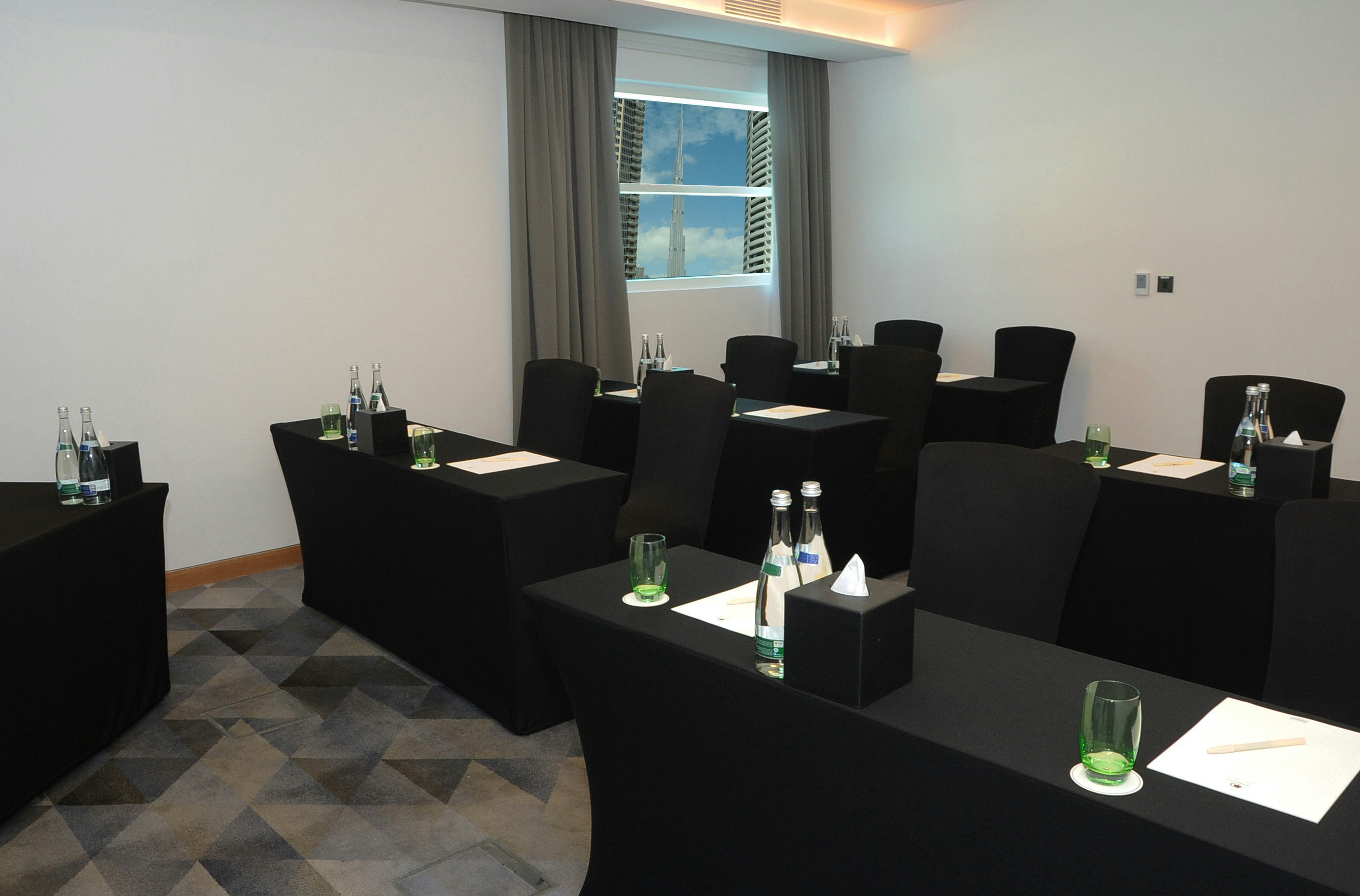 Doubletree by Hilton Dubai Business Bay 57/65