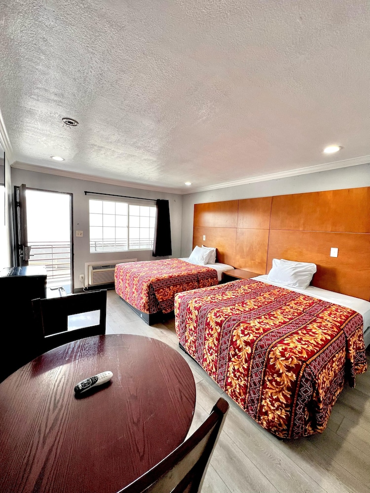 Room, 2 Double Beds, Smoking