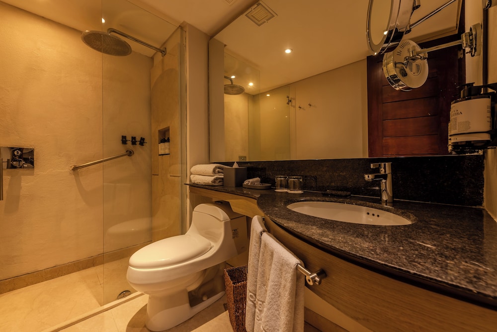 Bovedas de Santa Clara Boutique Hotel 77/78