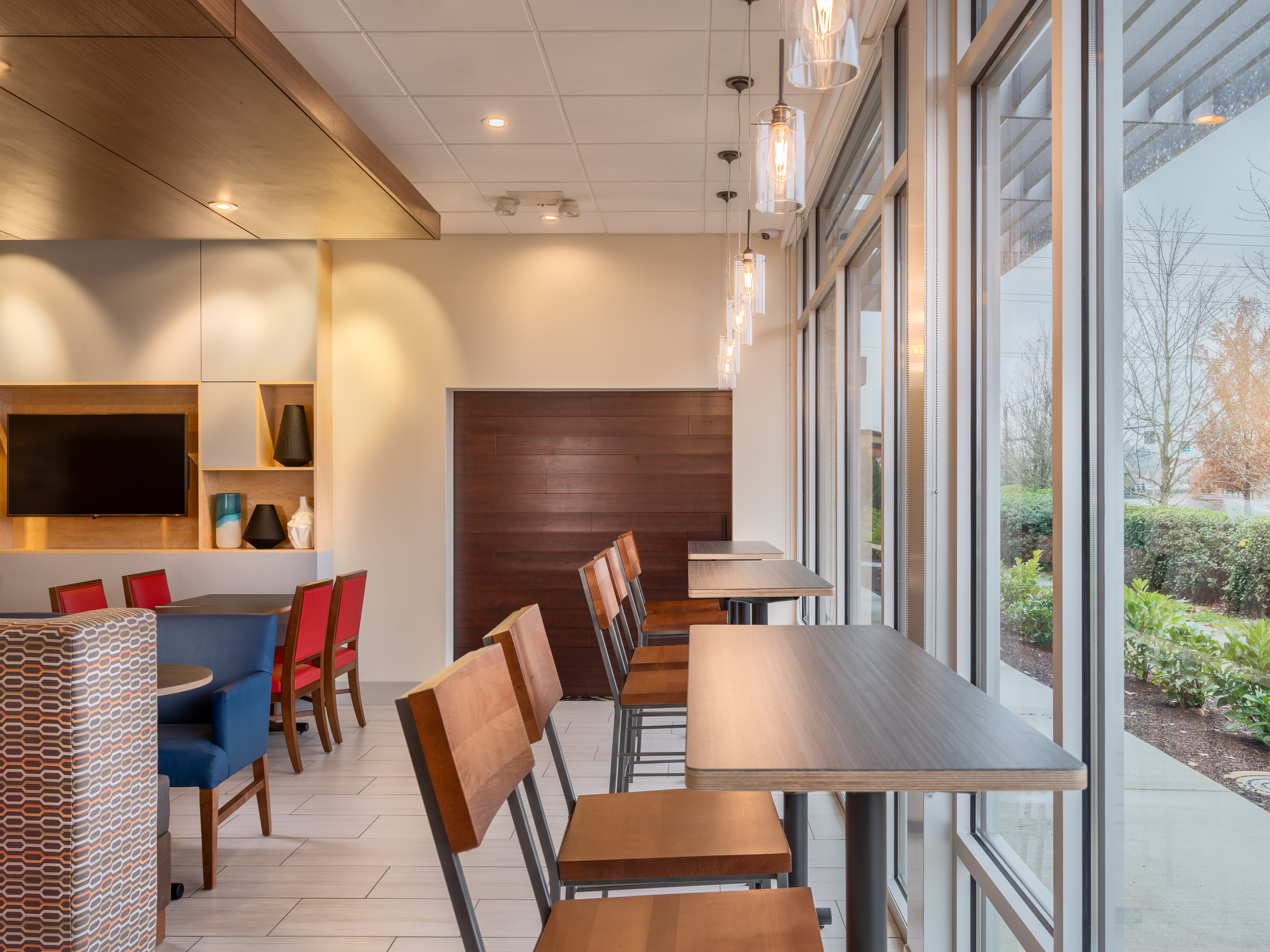 Holiday Inn Express and Suites Salem North - Keizer 53/71