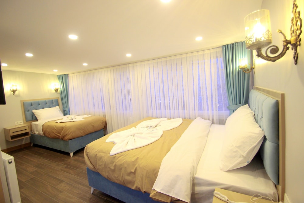 Hira Hotel 24/57